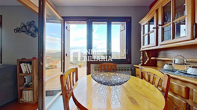 VIVIENDA DUPLEX Y GARAJE