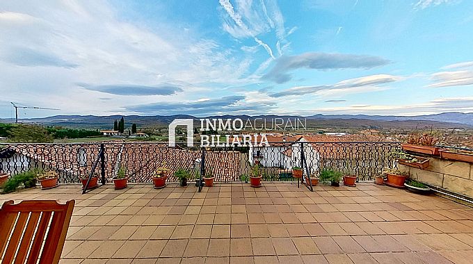 VIVIENDA DUPLEX Y GARAJE