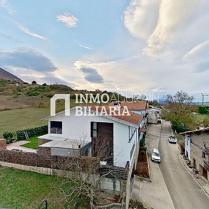 VIVIENDA DUPLEX Y GARAJE - 57