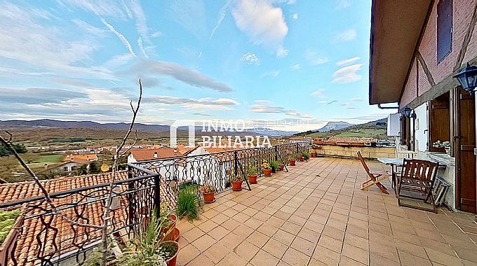 VIVIENDA DUPLEX Y GARAJE