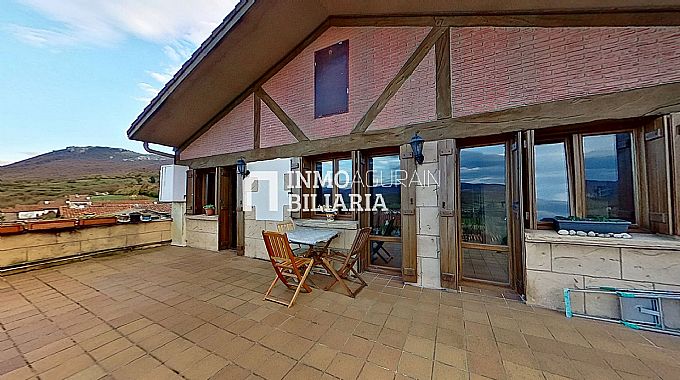 VIVIENDA DUPLEX Y GARAJE