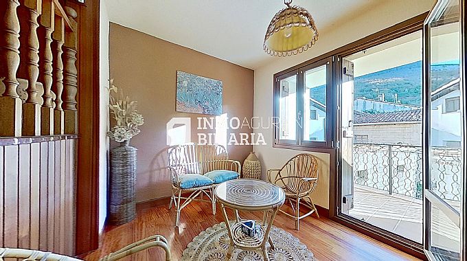 VIVIENDA DUPLEX Y GARAJE