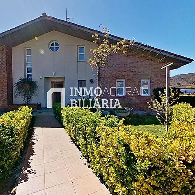 VENTA DE ESPECTACULAR CHALET EN LARREA (ALAVA) - 3