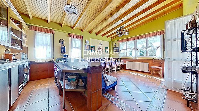 VENTA DE ESPECTACULAR CHALET EN LARREA (ALAVA)
