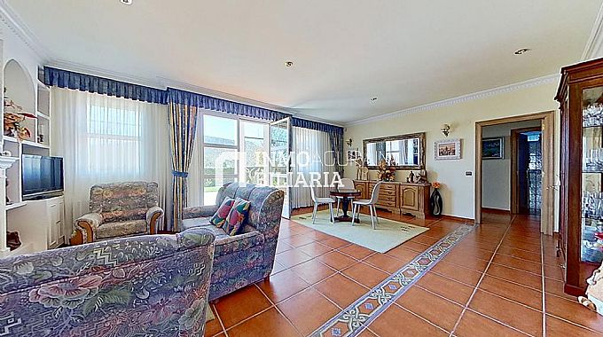 VENTA DE ESPECTACULAR CHALET EN LARREA (ALAVA)