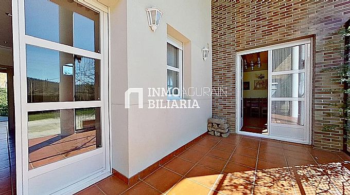 VENTA DE ESPECTACULAR CHALET EN LARREA (ALAVA)