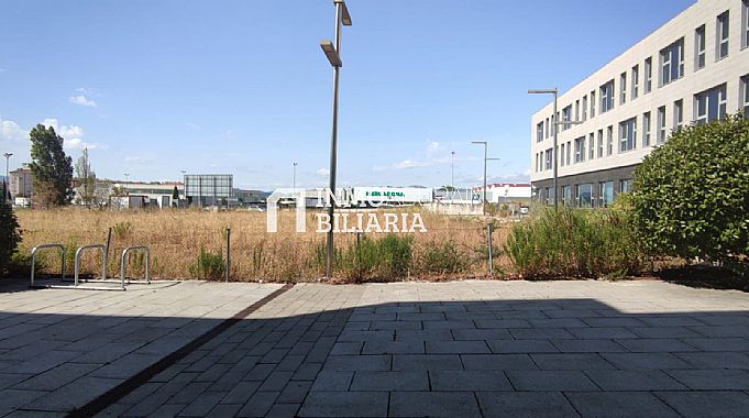 Venta de local comercial en Ansoain