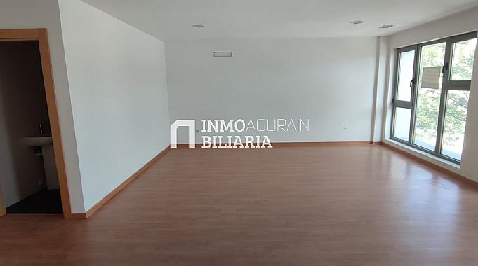 Venta de local comercial en Ansoain