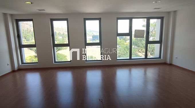SE VENDE OFICINA EN CALLE BERRIOZAR DE ANSOAIN