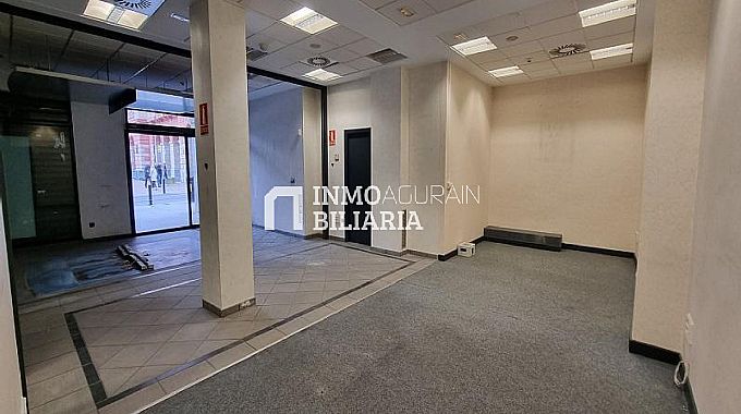 LOCAL EN PLAZA UNTZAGA DE EIBAR