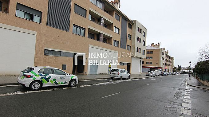 Venta de local comercial en Irua de Oca