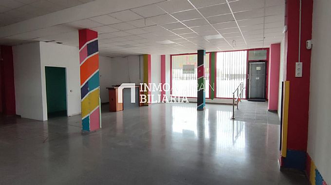 Venta de local comercial en Pamplona
