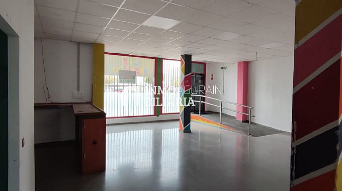 Venta de local comercial en Pamplona