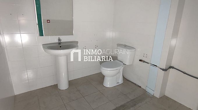 Venta de local comercial en Pamplona