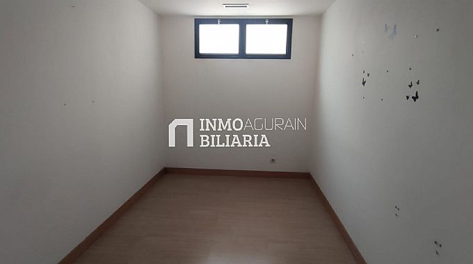 Venta de local comercial en Pamplona