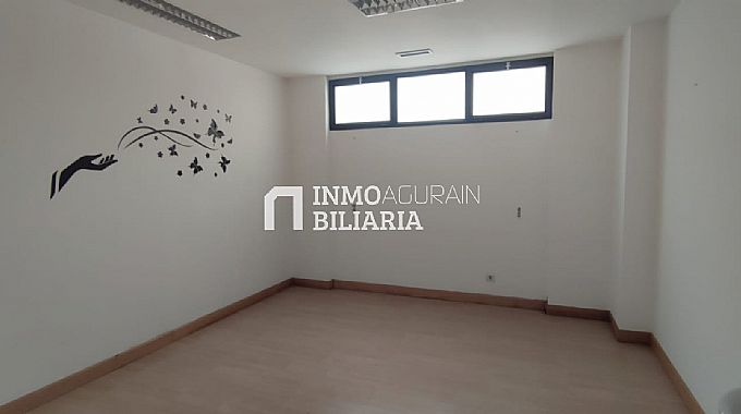 Venta de local comercial en Pamplona