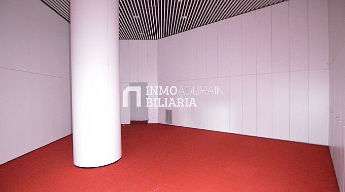 Venta de local comercial en Pamplona
