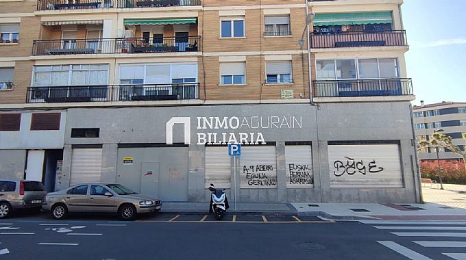 Venta de local comercial en Pamplona