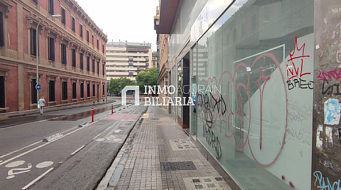 Venta de local comercial en Pamplona