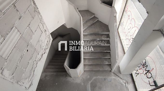 Venta de local comercial en Pamplona