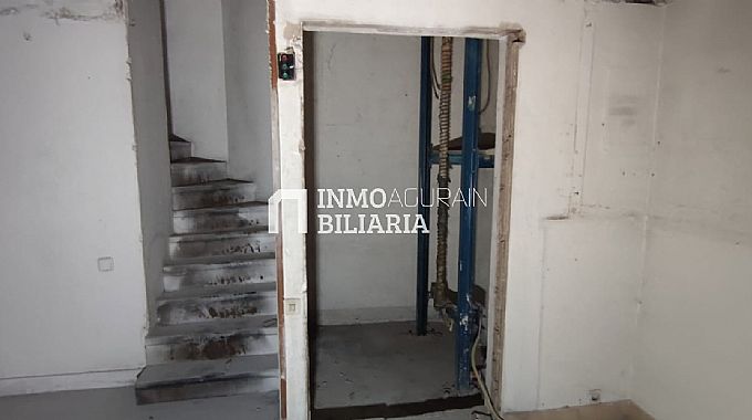 Venta de local comercial en Pamplona