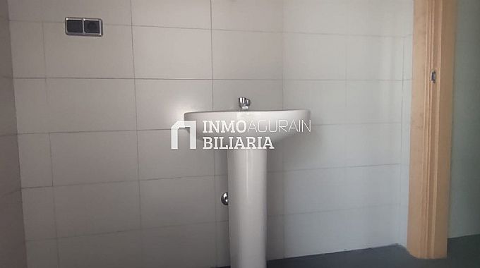 LOCAL COMERCIAL EN CALLE ABEJERAS