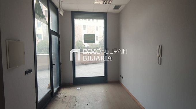 LOCAL COMERCIAL EN CALLE ABEJERAS