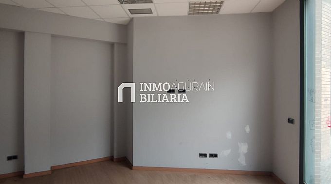 LOCAL COMERCIAL EN CALLE ABEJERAS