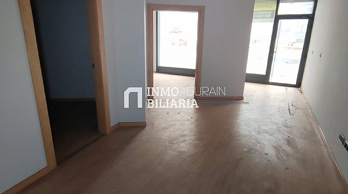 LOCAL COMERCIAL EN CALLE ABEJERAS