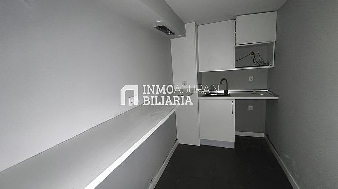 LOCAL EN MARCELO CELAYETA