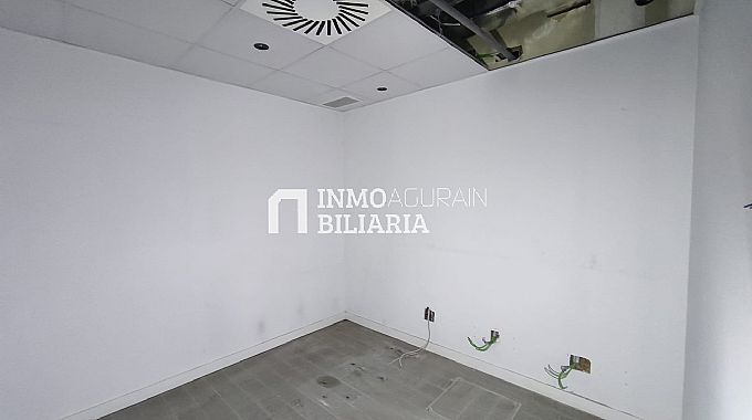 LOCAL EN MARCELO CELAYETA