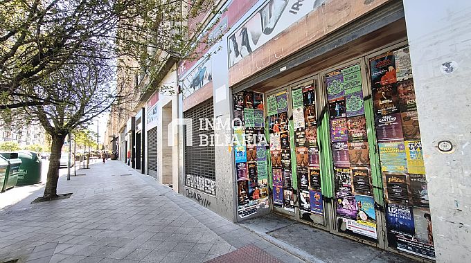 Venta / Alquiler de local comercial en Pamplona