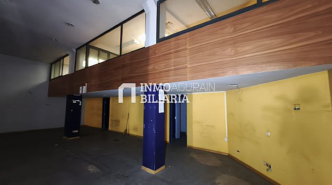 Venta / Alquiler de local comercial en Pamplona