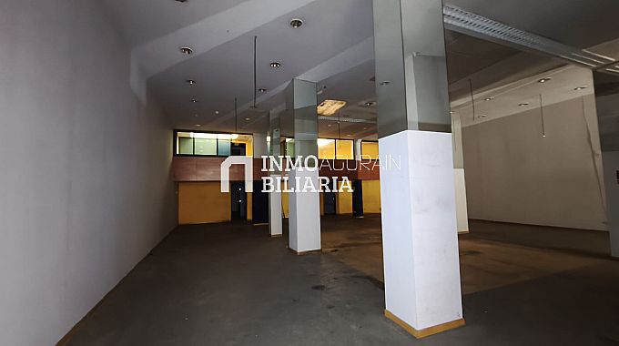 Venta / Alquiler de local comercial en Pamplona
