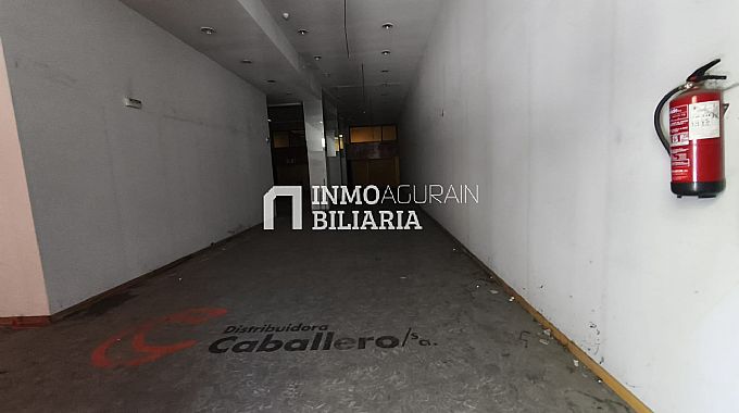 Venta / Alquiler de local comercial en Pamplona