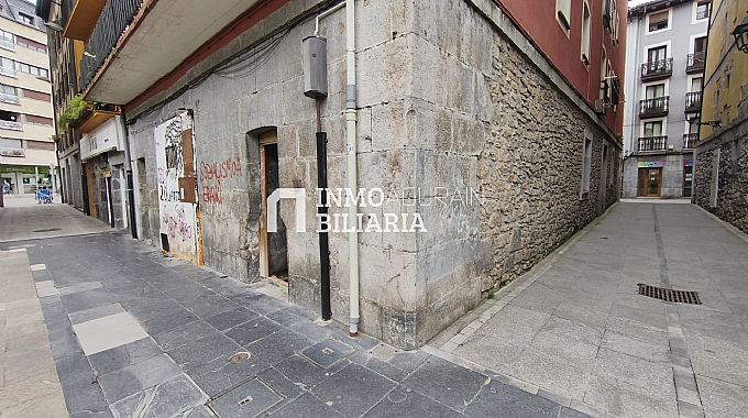 LOCAL EN TOLOSA
