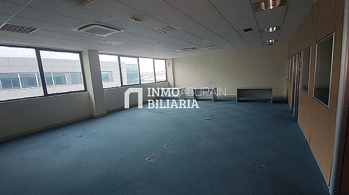 Venta de local comercial en Vitoria-Gasteiz