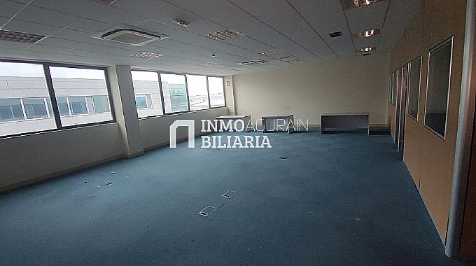 Venta de local comercial en Vitoria-Gasteiz