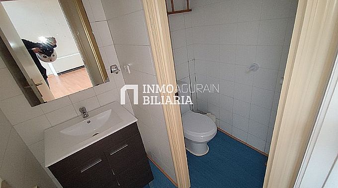 Venta de local comercial en Vitoria-Gasteiz