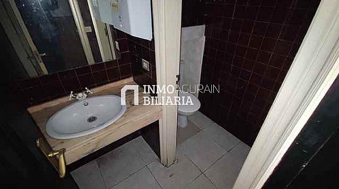 Venta de local comercial en Vitoria-Gasteiz