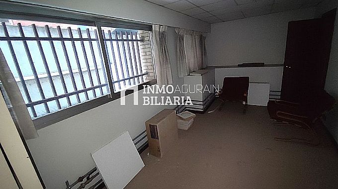 Venta de local comercial en Vitoria-Gasteiz