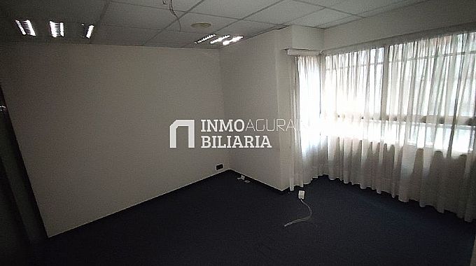 Venta de local comercial en Vitoria-Gasteiz