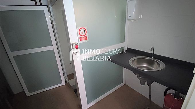 Venta de local comercial en Vitoria-Gasteiz
