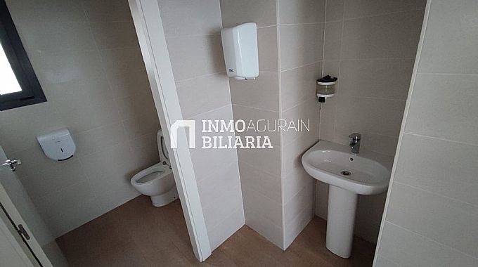 Venta de local comercial en Vitoria-Gasteiz