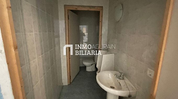 Venta de local comercial en Vitoria-Gasteiz