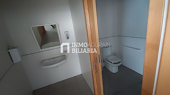 Venta de local comercial en Vitoria-Gasteiz