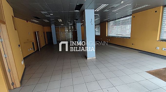 Venta de local comercial en Vitoria-Gasteiz