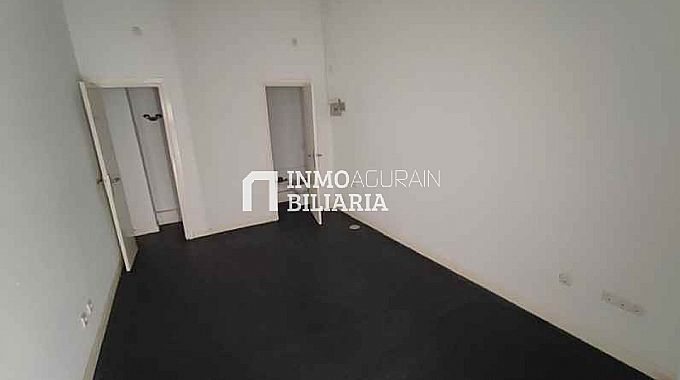 Venta de local comercial en Vitoria-Gasteiz