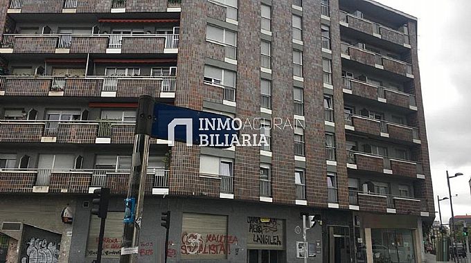 Venta de local comercial en Vitoria-Gasteiz