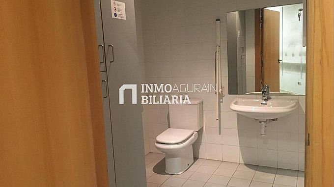 Venta de local comercial en Vitoria-Gasteiz
